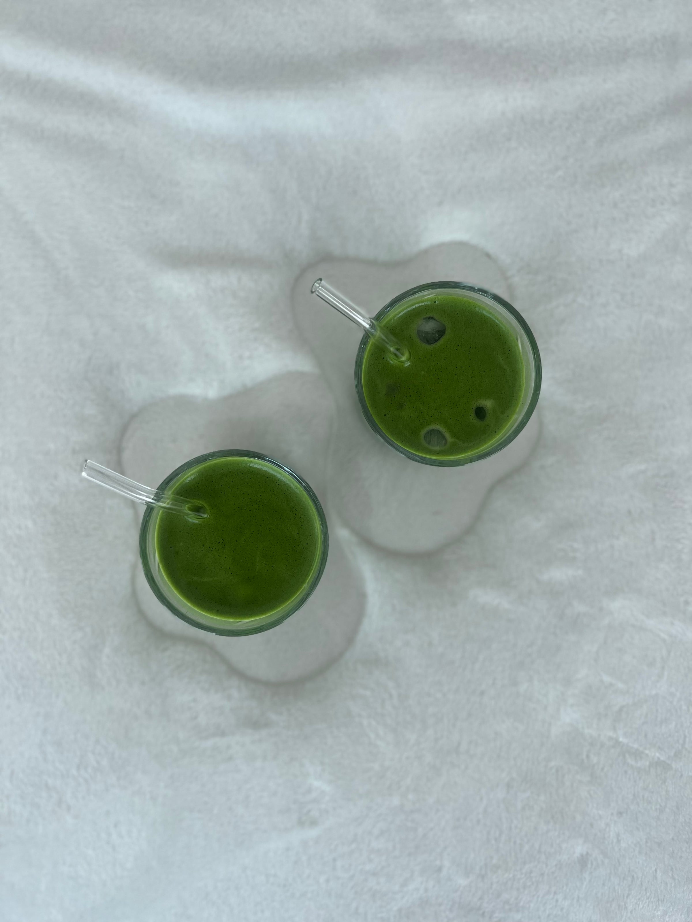 Erfrischender Iced Matcha Latte